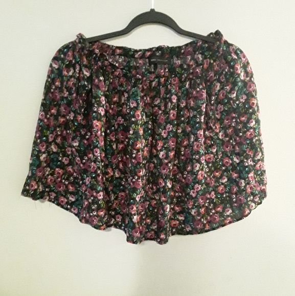 MNG Collection Light Mini Skirt With Pockets - Picture 2 of 7